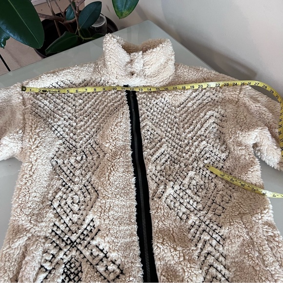 FREE PEOPLE | Cream embroidered long teddy turtleneck fall winter sweate… - Picture 5 of 16